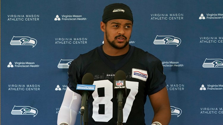 Seahawks bring back tight end Noah Fant, AP sources say