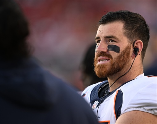 Broncos losing ILB Josey Jewell to multiyear deal with Carolina, source says