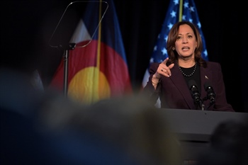 In Denver, Vice President Kamala Harris promises to fight for “assault” weapons ban and abortion access