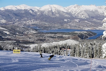 Skier dies after crashing into tree at Colorado’s Keystone Resort