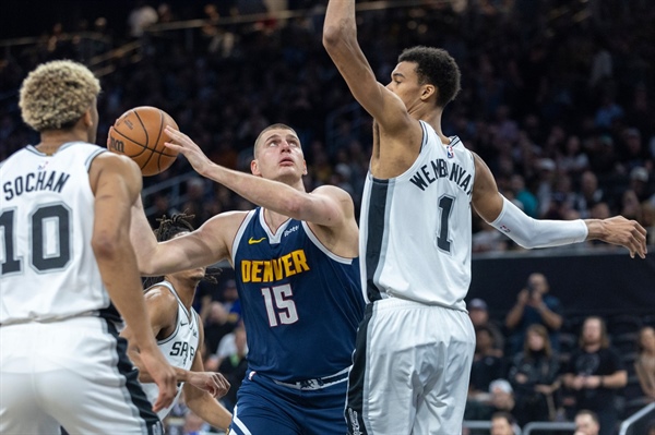 Nuggets fight off Spurs; Michael Malone baffled by rare Austin game: “I really don’t even know why we’re here”