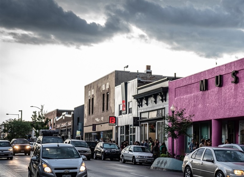 
      
        Denver Pushing Permits on First Friday Sidewalk Vendors
     ...