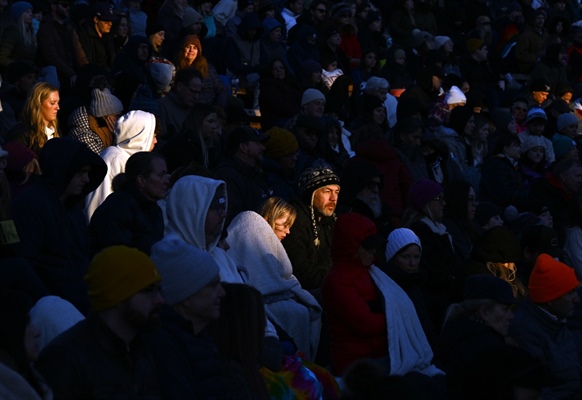 PHOTOS: 2024 Easter Sunday Sunrise Service at Red Rocks Amphitheater