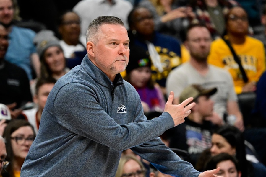 Nuggets coach Michael Malone shouts out Caitlin Clark, Dawn Staley for NCAA...