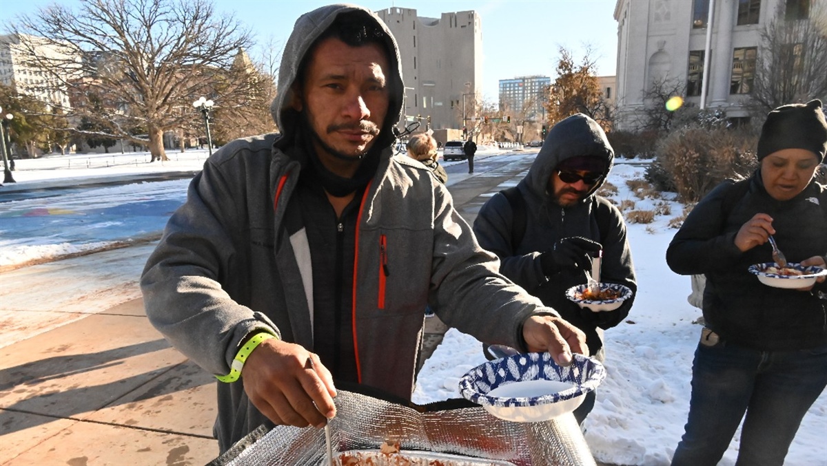 
      
        Venezuelan Migrants in Denver Don't Like Spicy Mexican Food
      
    