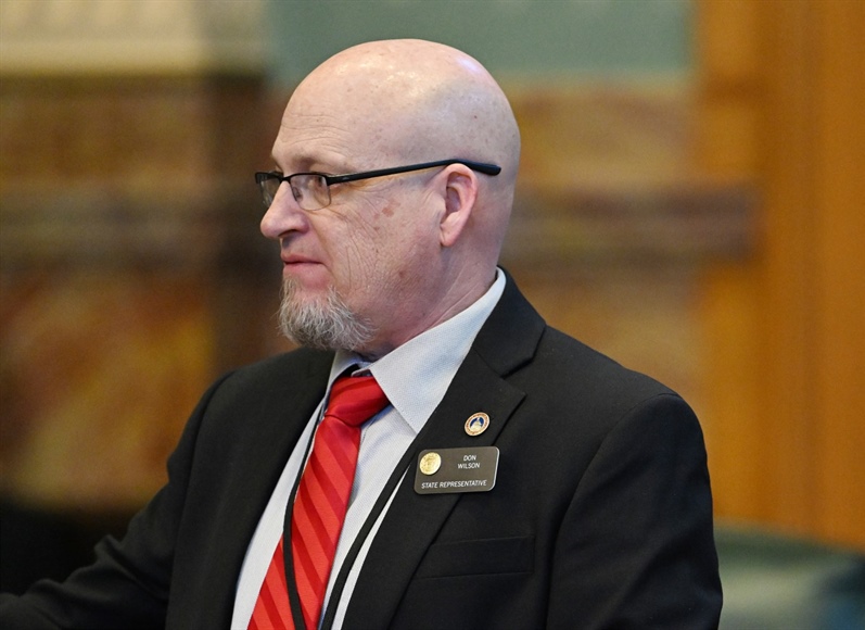 Colorado lawmaker apologizes for leaving gun in Capitol bathroom