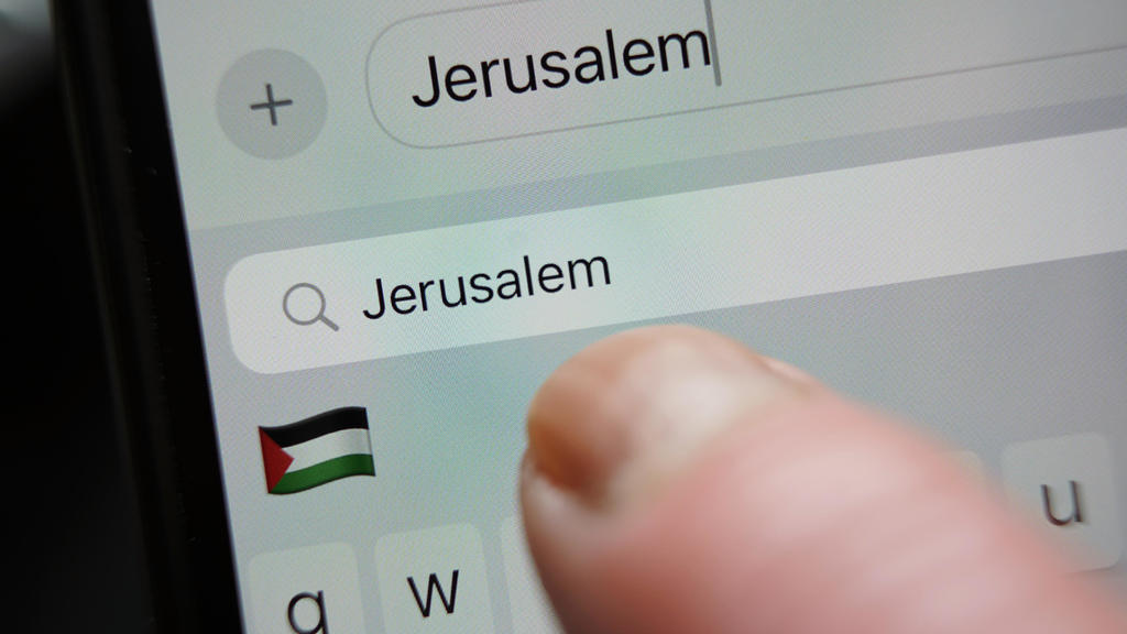 Apple says it's fixing "bug" that prompts Palestinian flag emoji when typing "Jerusalem"