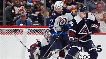 Jets score 4 goals in 1st period, beat Avalanche 7-0 to take control of 2nd seed in Central