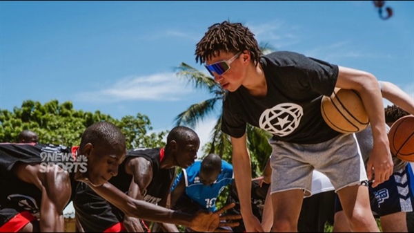 Two Smoky Hill hoopers become humanitarians