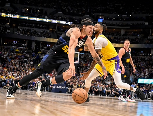 Keeler: Before Nuggets’ Jamal Murray ripped out Lakers’ hearts, Aaron Gordon smothered their soul, taking away Anthony Davis