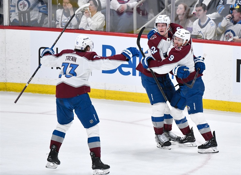 Alexandar Georgiev rebounds, Avs roar back with second-period flurry in Game 2...