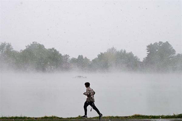 Colorado weather: Fog impacts morning commute, thunderstorm season kicks off overnight