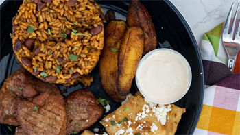 
      
        D'Toque Is a Salvadorian Food Truck from the Co-Owner of Areyto
      
    