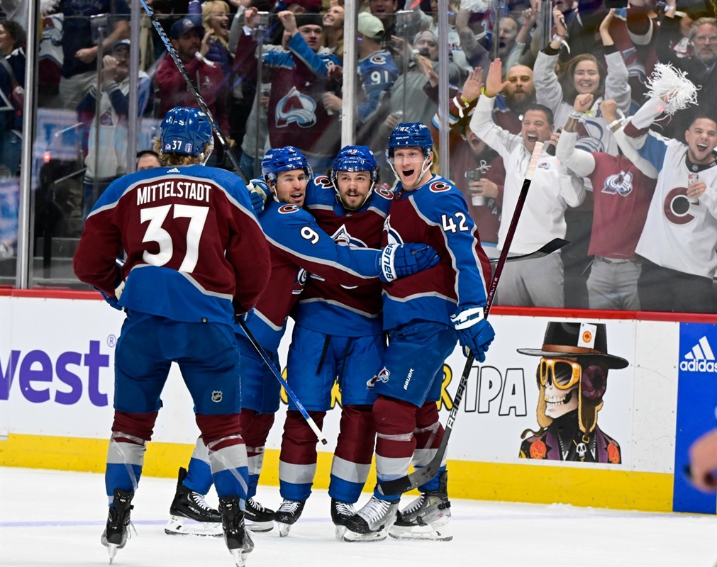 Five-pack of third period goals help Avalanche routs Jets in Game 3, take 2-1 series lead