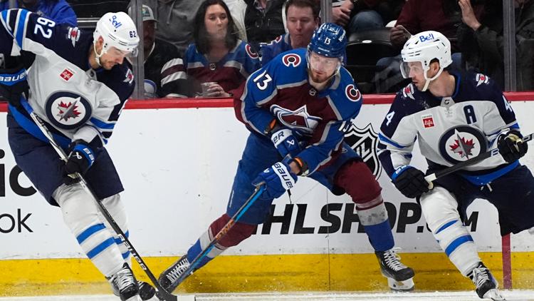 MacKinnon, Nichushkin lead 5-goal outburst in 3rd period, Avs rally for 6-2 win over Jets in Game 3