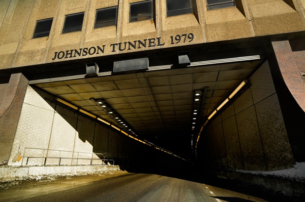 Overnight alternating traffic at I-70 Eisenhower-Johnson Memorial Tunnel begins late April
