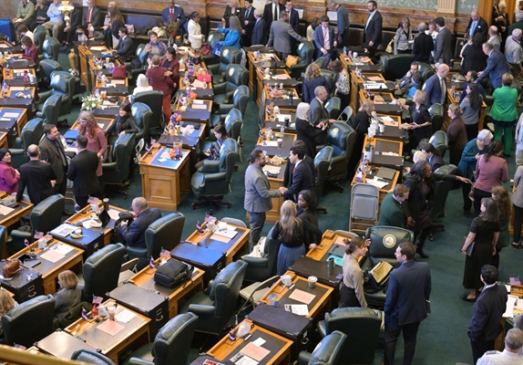 Colorado legislature updates: Group of House Democrats walk off floor, criticize Republican social media attacks