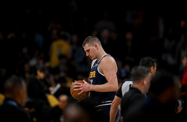 Nikola Jokic’s supposed indifference toward basketball? A third MVP will disprove that myth: “Just put your TV on mute.”