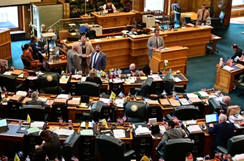 Colorado legislature: Same-sex marriage amendment to go to voters; Senate passes oil and gas measures