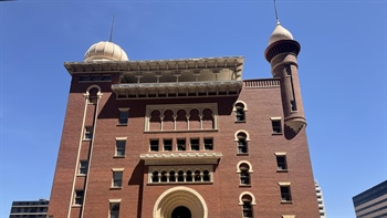 
      
        Inside the El Jebel Building, a Classic Piece of Denver Architecture
      
    