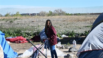 
      
        Hidden Migrant Encampment Splits Before City Sweep
     ...