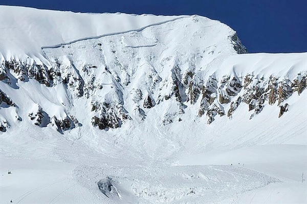 Backcountry skier partially buried, injured in Whistler Cliffs avalanche in...