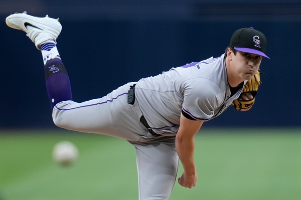 Red-hot Rockies beat Padres for sixth win in a row behind Cal Quantrill