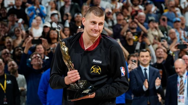Jokic gets 3rd MVP trophy, delivers incredible playoff performance