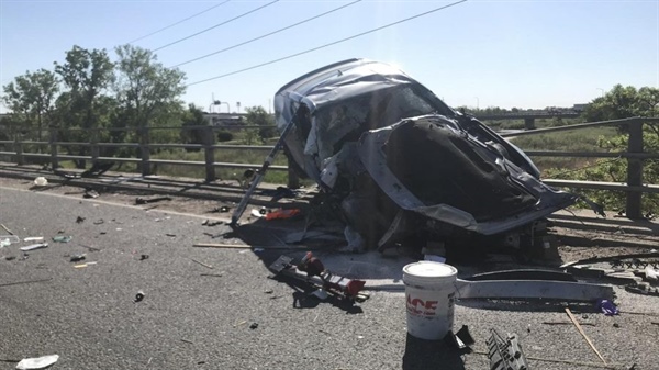 2 in critical condition after Commerce City crash