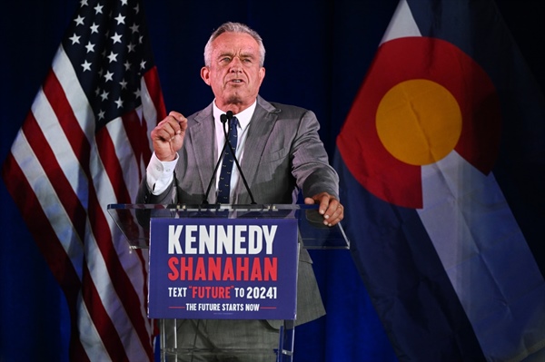 Independent presidential contender Robert F. Kennedy Jr. holds Aurora rally as he attempts to get on Colorado’s ballot