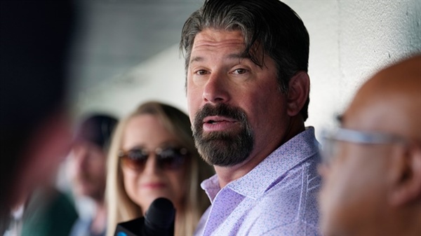 Todd Helton helping to eliminate $10 million in medical bills for Colorado residents