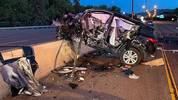 Two drivers, one pedestrian dead after I-25 crash in Colorado Springs