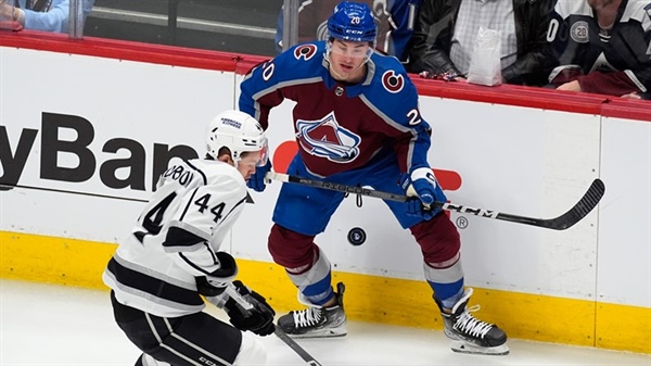 Avalanche roll past Kings