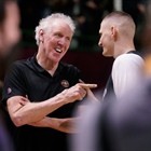 Bill Walton, Hall of Fame player who became a star broadcaster, dies of cancer at 71