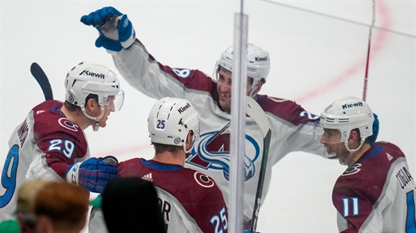 Nathan MacKinnon scores in OT as Avalanche rally past Stars 5-4