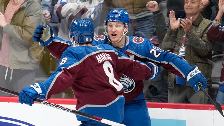 MacKinnon completes Avalanche rally over Calgary Flames