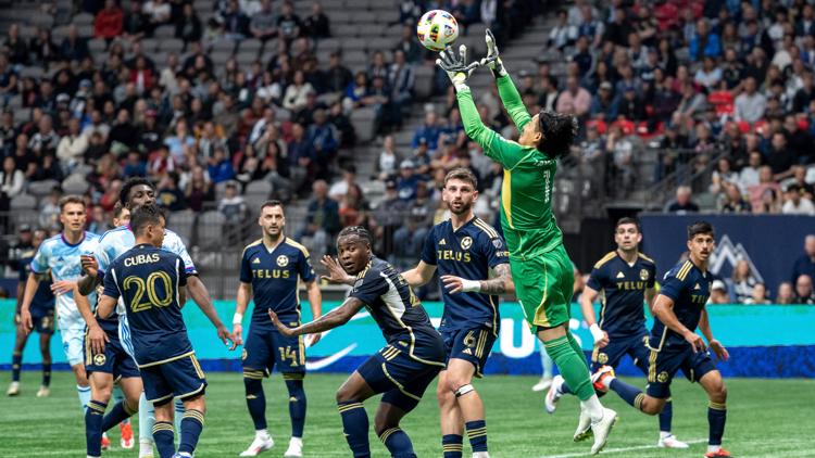 Kreilach's stoppage-time goal helps Whitecaps beat Rapids 2-1