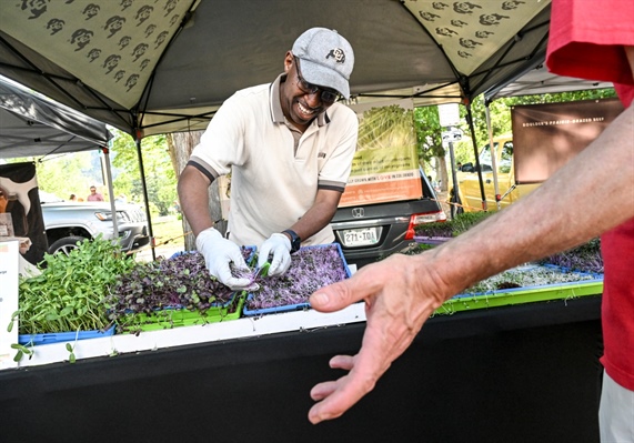 A Boulder program funded by its soda tax helps low-income residents buy fruits and vegetables