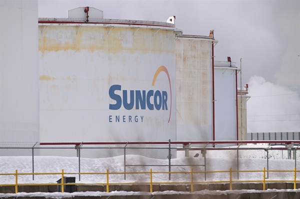 Environmental groups to sue Suncor over repeated air pollution violations,...
