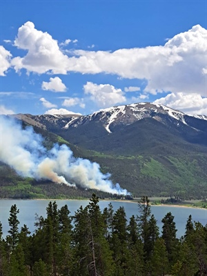 Wildfire near Twin Lakes grows to 400 acres, evacuations ordered