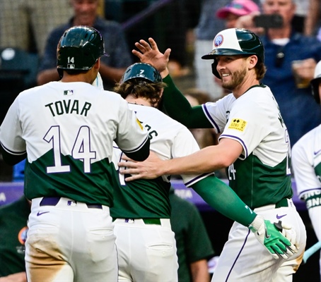 Rockies rally with walk-off walk to beat Nationals