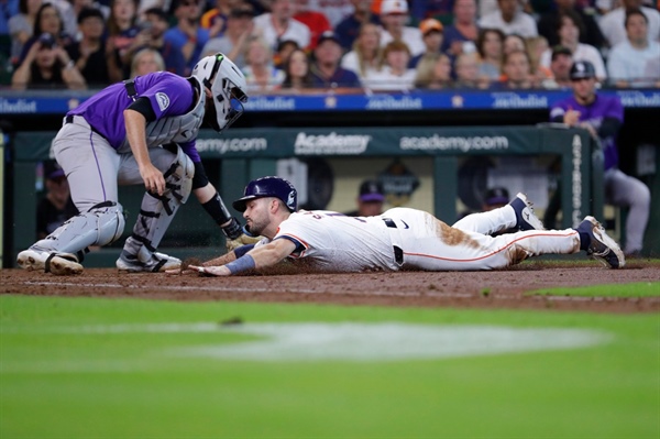 Sloppy Rockies manage just four hits in 7-1 loss to Astros, their 11th straight at Minute Maid Park