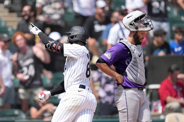 Reeling Rockies hammered by lowly White Sox, lose fifth straight