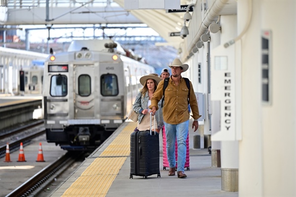 Part of RTD A Line to be replaced by shuttle buses Tuesday