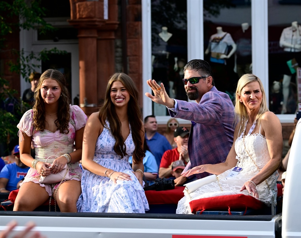 Rockies Journal: Todd Helton honors his father at Hall of Fame