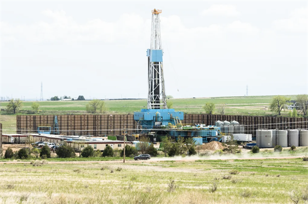 Colorado Democrats push for ban on new oil and gas drilling in Colorado