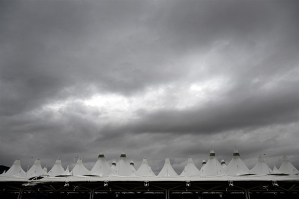 Nearly 400 flights delayed, canceled at DIA for thunderstorms