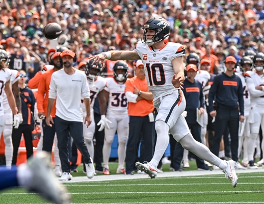 PHOTOS: Denver Broncos drop season opener to Seattle Seahawks 26-20 in week 1 of the NFL season