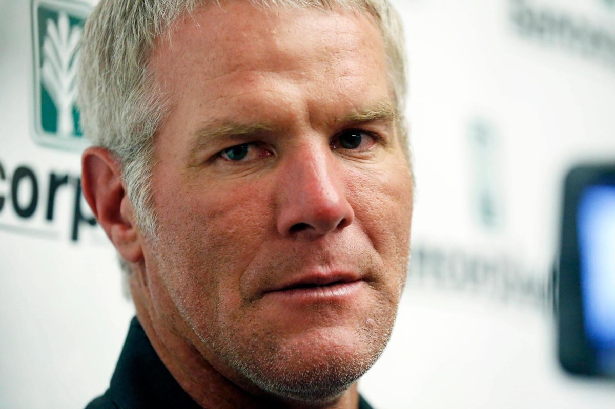 An appeals court won’t revive Brett Favre’s defamation lawsuit against Shannon Sharpe