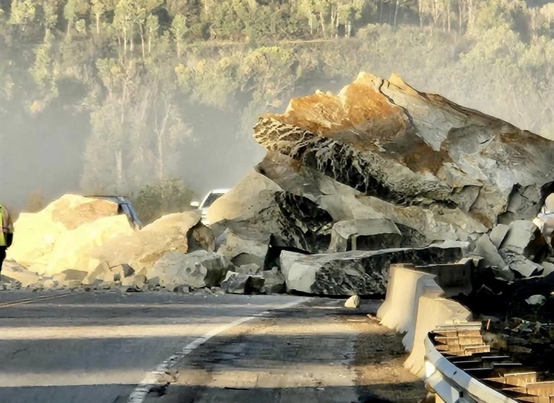 Rockslide shuts down U.S. 40 in both directions near Steamboat Springs